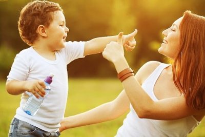 Tại sao trẻ bụ bẫm vẫn bị còi xương? Sai lầm của mẹ khiến con bị thiếu vitamin D